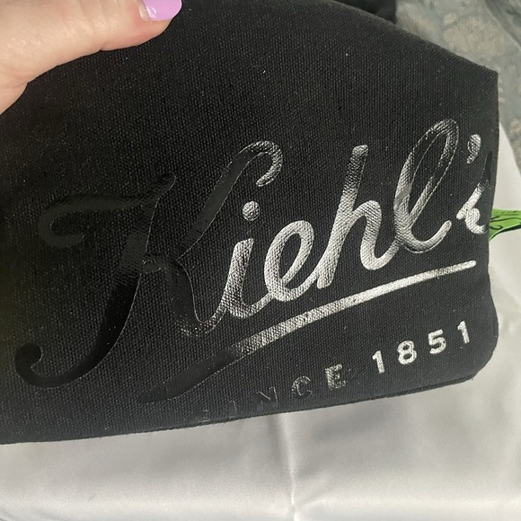 Kiehl's Facial Fuel Energizing Moisture Treatment For Men & Face Wash With Bag - Picture 6 of 11